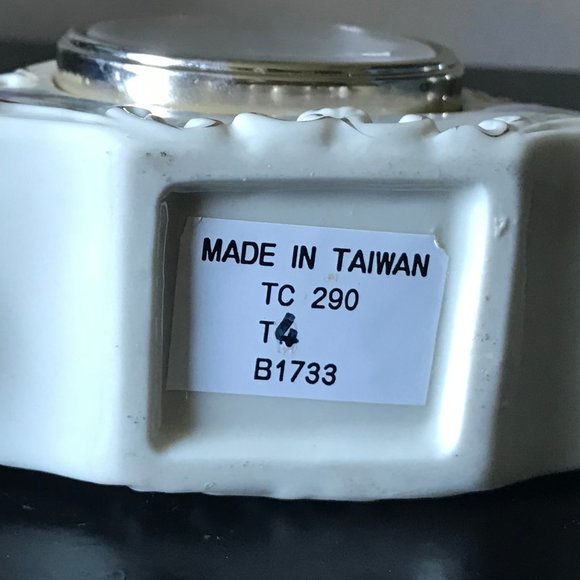 Vintage Bulova Porcelain Mantle/Desk Clock, Off White,  Gold, Purple Flowers - Picture 7 of 7